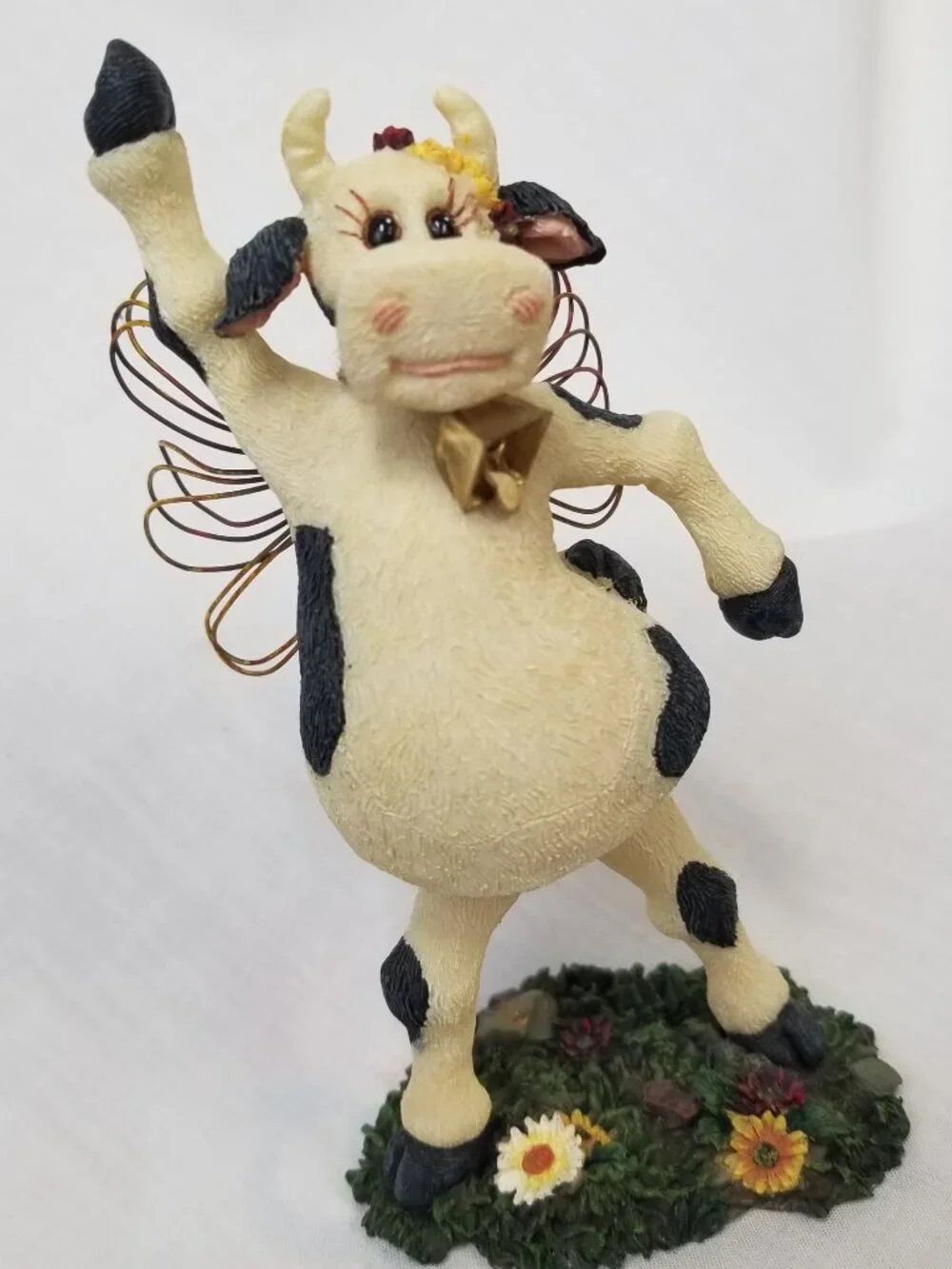 Boyds Bears and Friends Holy Cow DISCO 1st Edition #645 Bobble Cow Angel 2003